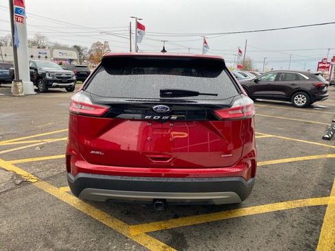 Used 2024 Ford Edge SEL w/ Convenience Package image 4
