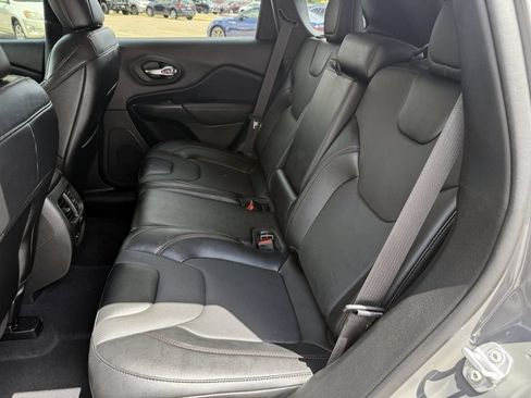 Used 2022 Jeep Cherokee Trailhawk w/ Premium Leather Package AWD/4WD image 25