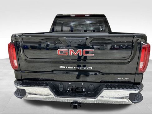 Used 2025 GMC Sierra 1500 SLT image 4