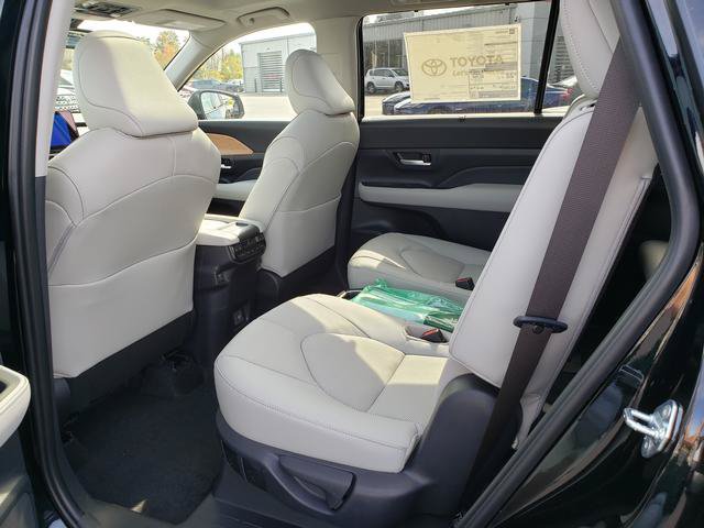 New 2026 Toyota Grand Highlander AWD image 12