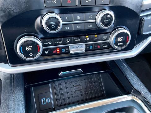 Used 2024 Ford Expedition Max XLT image 30