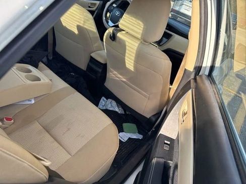 Used 2018 Toyota Corolla LE image 24