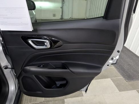 Used 2026 Jeep Compass Limited AWD/4WD image 25
