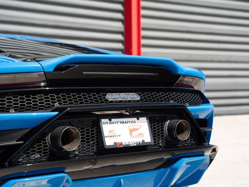 Used 2021 Lamborghini Huracan EVO RWD image 13