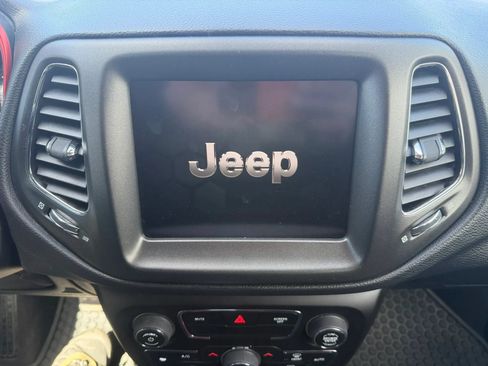Used 2019 Jeep Compass Trailhawk AWD/4WD image 25