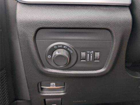 New 2025 Jeep Grand Cherokee Laredo X image 16