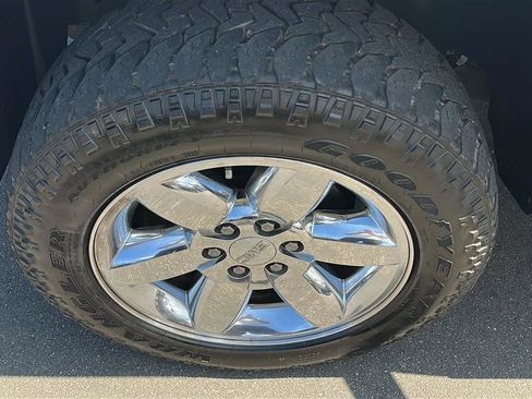 Used 2012 GMC Sierra 1500 SLE w/ Regional Value Package AWD/4WD image 17