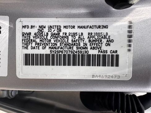 Used 2009 Pontiac Vibe w/ Preferred Package FWD image 11
