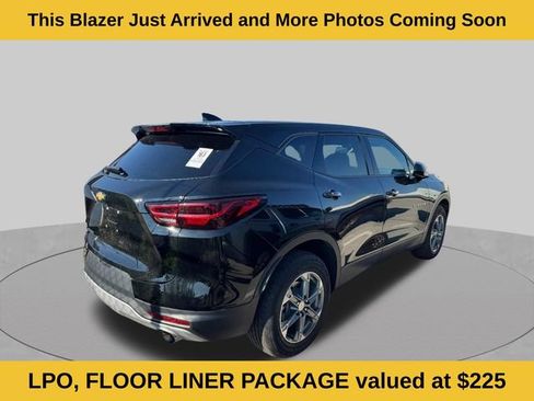 Used 2024 Chevrolet Blazer LT w/ LPO, Floor Liner Package FWD image 3