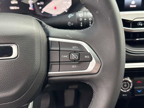 Used 2025 Jeep Compass Latitude w/ Altitude Special Edition image 29