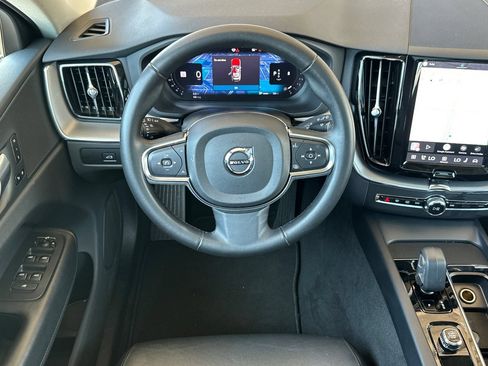Used 2024 Volvo XC60 B5 Core AWD/4WD image 17