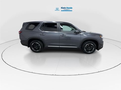 Used 2025 Honda Pilot EX-L image 3