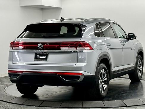 Used 2025 Volkswagen Atlas Cross Sport SE image 8