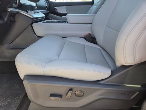 New 2026 Ford Expedition Active RWD image 12