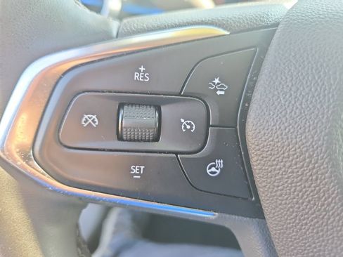 Used 2025 Chevrolet Trax LT w/ LT Convenience Package FWD image 15