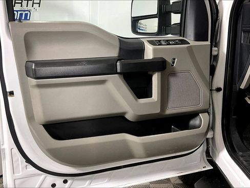 Used 2022 Ford F250 XL w/ Power Equipment Group AWD/4WD image 18