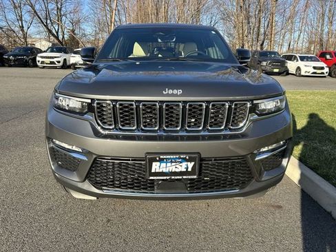 Used 2025 Jeep Grand Cherokee Limited image 3