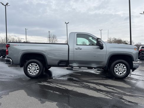 Used 2025 Chevrolet Silverado 2500 LT w/ Convenience Package image 6