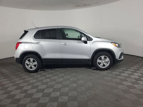 Used 2022 Chevrolet Trax LS w/ Tint and Cruise Package image 3