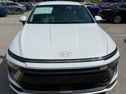 Used 2025 Hyundai Sonata SE FWD image 2