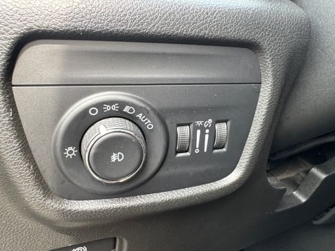 Certified 2024 Jeep Grand Cherokee Limited image 29