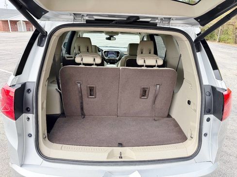 Used 2017 GMC Acadia Denali image 16