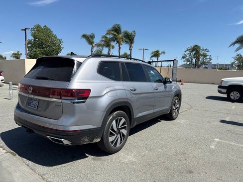 Used 2024 Volkswagen Atlas SE AWD/4WD image 8