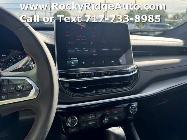 Used 2025 Jeep Compass Trailhawk AWD/4WD image 13