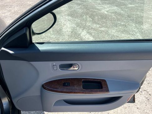 Used 2005 Buick LaCrosse CXL w/ Chrome Appearance Package FWD image 34
