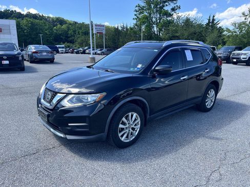 Used 2017 Nissan Rogue SV AWD/4WD image 3