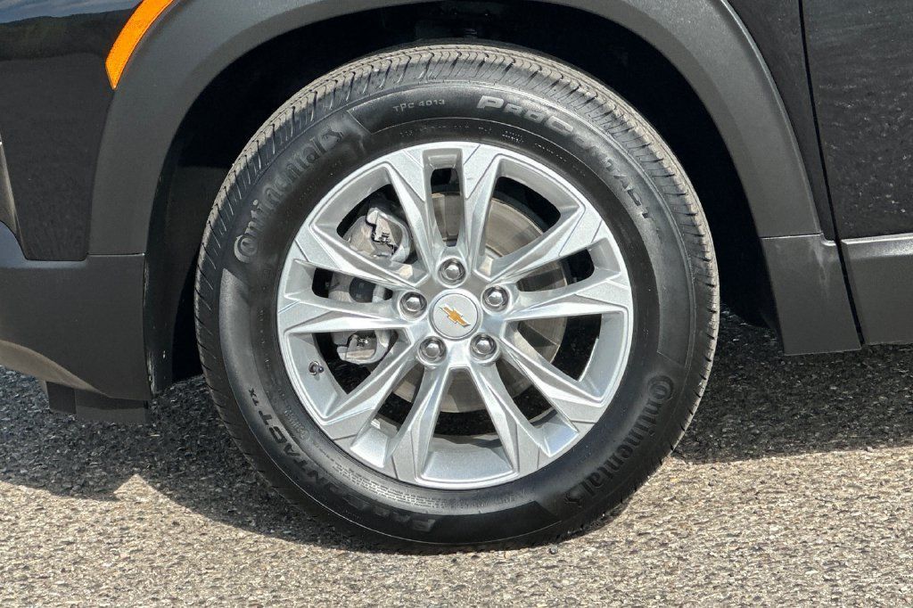 Used 2023 Chevrolet TrailBlazer LS FWD image 30