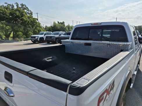 Used 2015 Ford F250 Lariat w/ Lariat Interior Package AWD/4WD image 37