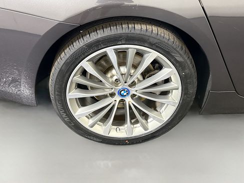Used 2023 BMW 530e w/ Executive Package RWD image 33