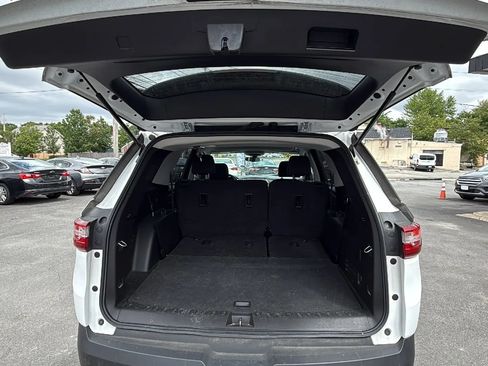 Used 2020 Chevrolet Traverse LS AWD/4WD image 9