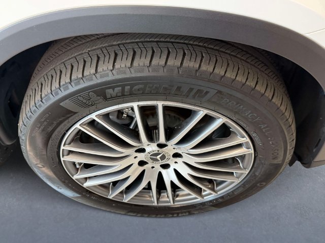 Certified 2025 Mercedes-Benz GLC 300 4MATIC image 8