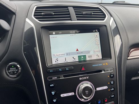 Used 2018 Ford Explorer Platinum AWD/4WD image 4