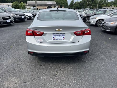 Used 2022 Chevrolet Malibu LS w/ Driver Confidence Package II image 9