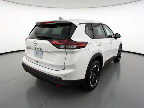 Used 2025 Nissan Rogue SV image 9