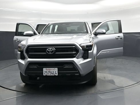 Used 2026 Toyota Tacoma SR5 RWD image 25
