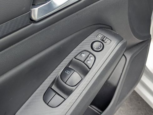 Used 2024 Nissan Altima 2.5 SV image 24