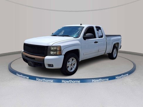 Used 2010 Chevrolet Silverado 1500 LT w/ Power Pack Plus AWD/4WD image 3