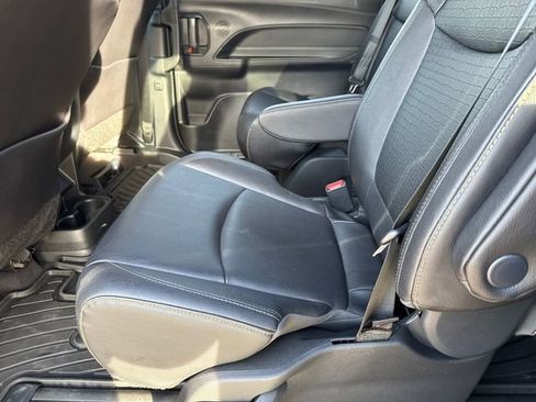 Used 2025 Toyota Sienna XLE Woodland Edition AWD/4WD image 20