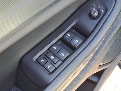 Used 2023 Jeep Grand Cherokee L Laredo image 19