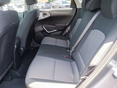 Used 2025 Kia Soul LX w/ LX Technology Package FWD image 26