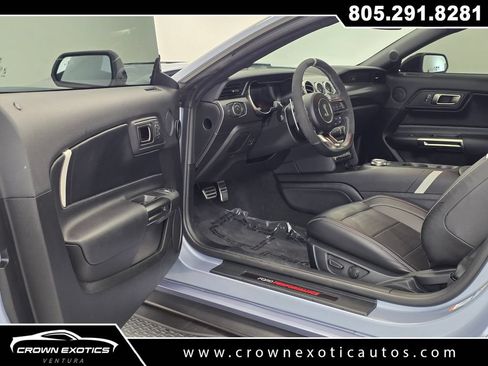 Used 2022 Ford Mustang Shelby GT500 w/ Technology Package RWD image 30