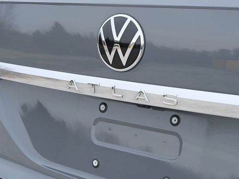 Used 2023 Volkswagen Atlas Cross Sport SEL Premium R-Line AWD/4WD image 43