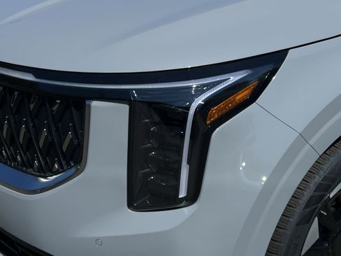 New 2026 Kia Carnival EX FWD image 21