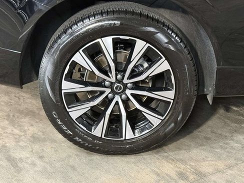 Used 2023 Volvo XC60 B5 Core AWD/4WD image 13