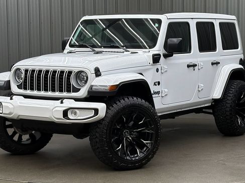 Used 2025 Jeep Wrangler Unlimited Sahara w/ Safety Group AWD/4WD image 1