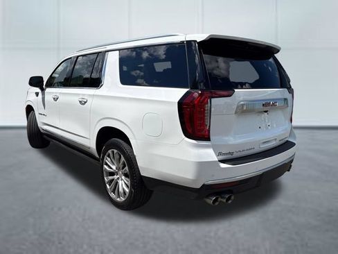 Used 2022 GMC Yukon XL Denali AWD/4WD image 2